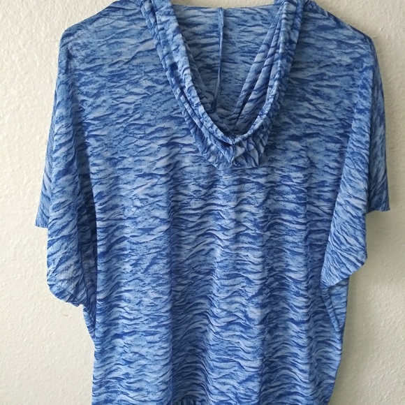 Shirt - Picture 2 of 3